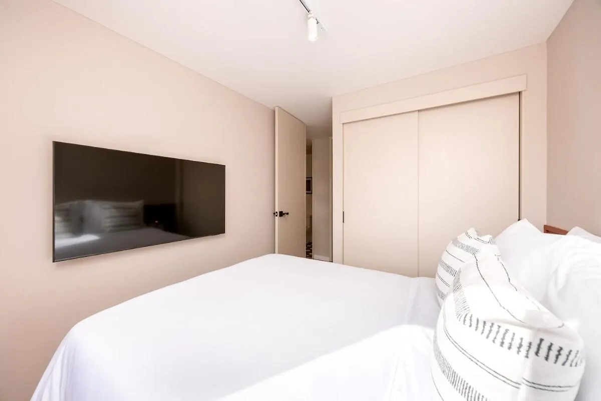 Magnifico Apartamento De 2 Habitaciones Con Ac Y Vistas En El Poblado Medellin Apartment